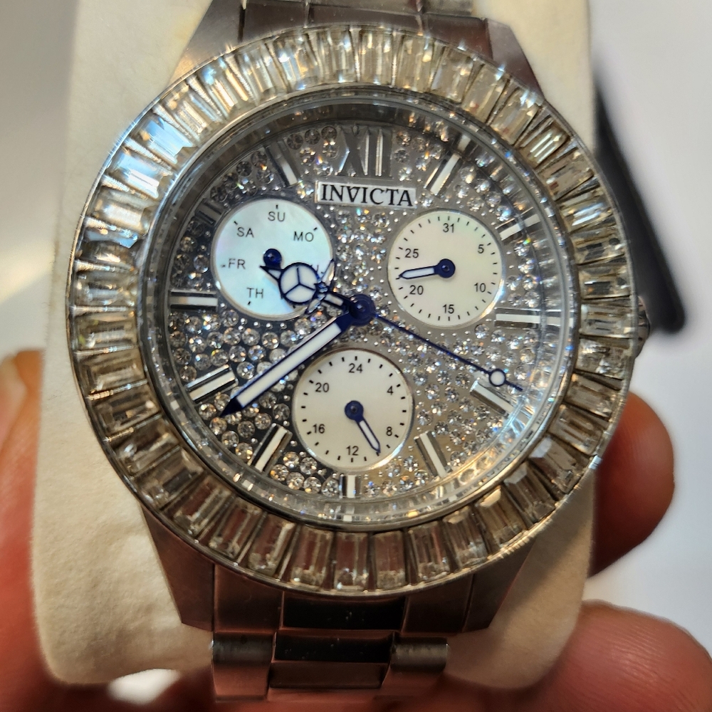 Luxury Invicta Mens Pave Baguette watch